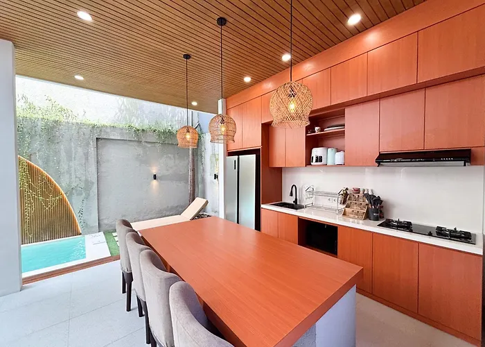 Kelana Villa *